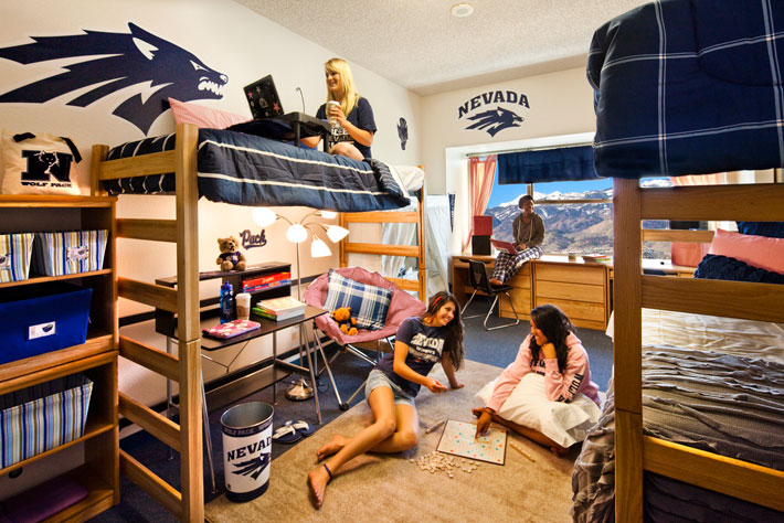 Tips and tricks for tackling college move-in day